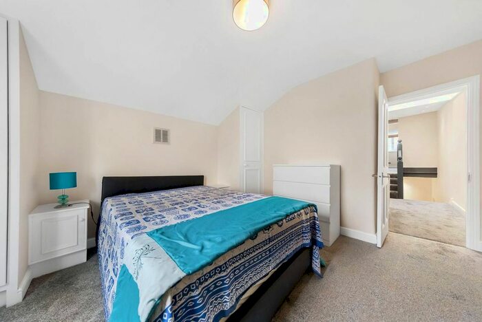 2 Bedroom Flat To Rent In Gleneagle Road, Streatham, London, SW16