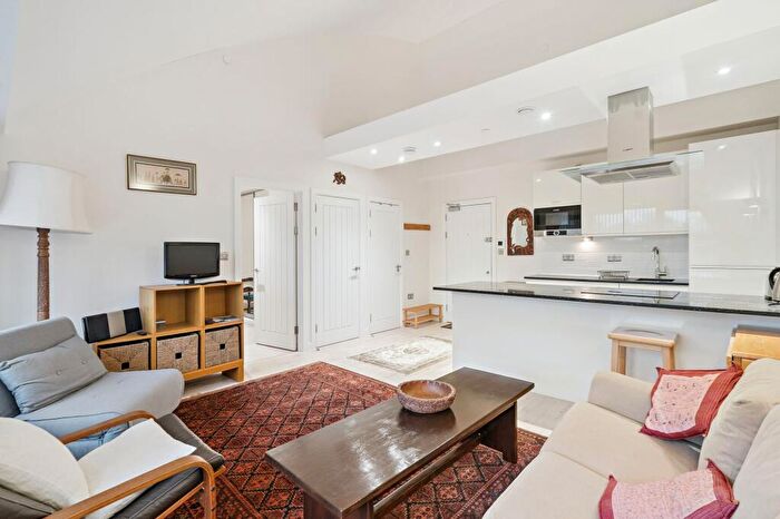 1 Bedroom Flat For Sale In Baring Road, Beaconsfield, HP9