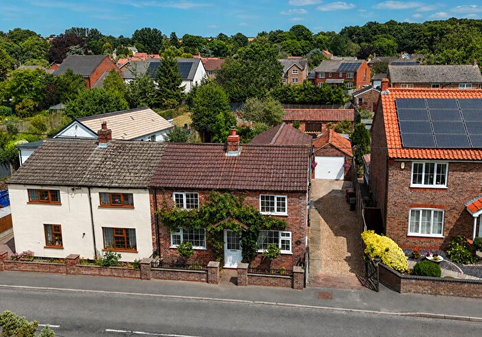 3 Bedroom Cottage For Sale In Low Road, Worlaby, DN20