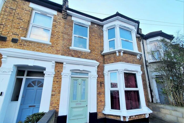 4 Bedroom Terraced House To Rent In Grove Green Road, Leytonstone, E11