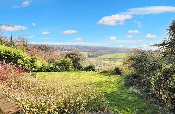 2 Bedroom Flat To Rent In Hale Lane, Wendover, HP22