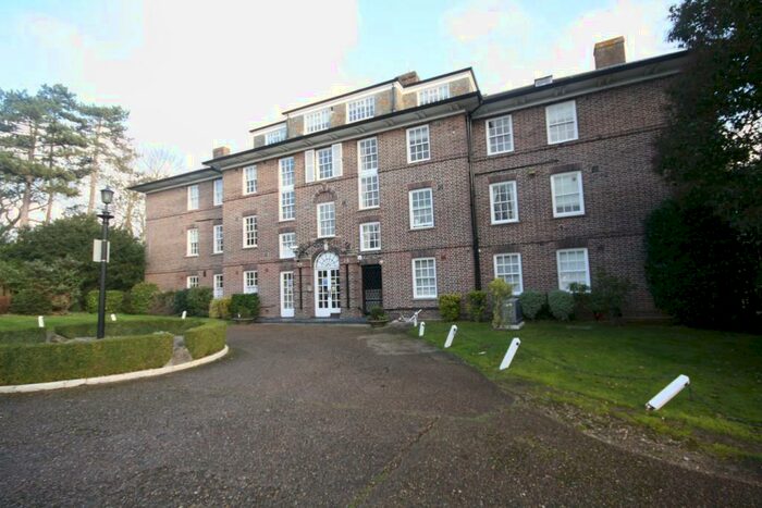1 Bedroom Apartment To Rent In Park Lawn, Farnham Royal, Slough, SL2