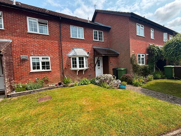 3 Bedroom Terraced House For Sale In Chalcraft Close, Liphook, GU30