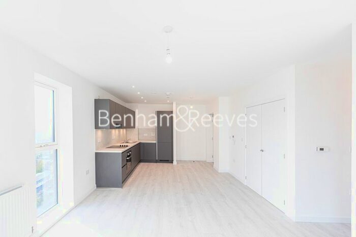 1 Bedroom Flat To Rent In East Acton Lane, Acton, W3