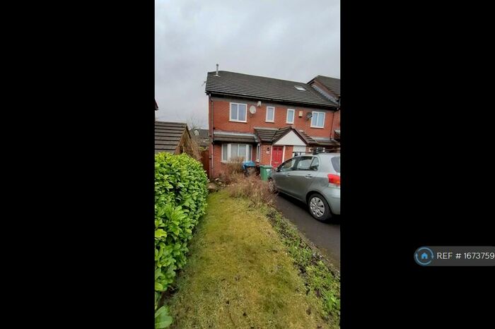 4 Bedroom Terraced House To Rent In Newtown Street, Manchester, M25