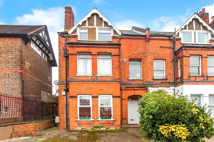 2 Bedroom Flat To Rent In Cricklewood Lane, Cricklewood, NW2