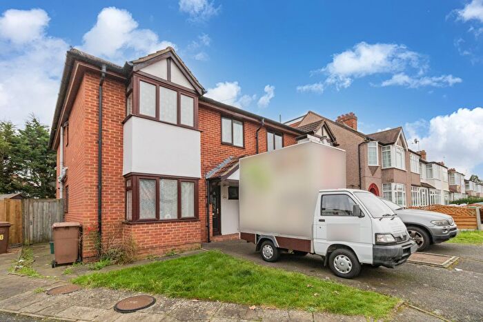 5 Bedroom Semi-Detached House To Rent In Morley Road, Sutton, Surrey, SM3