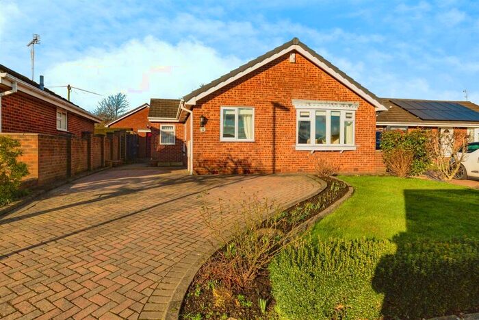 3 Bedroom Detached Bungalow For Sale In Longfield Drive, Ravenfield, Rotherham, S65