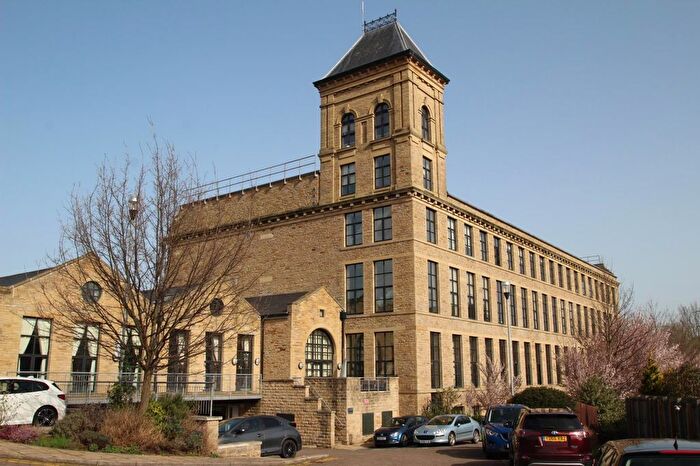 1 Bedroom Flat To Rent In Meadow Road, Apperley Bridge, Bradford, West Yorkshire, Uk, BD10