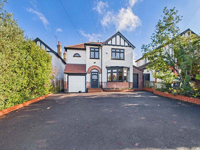 4 Bedroom Detached House For Sale In Hayes Lane, Bromley, Kent, BR2