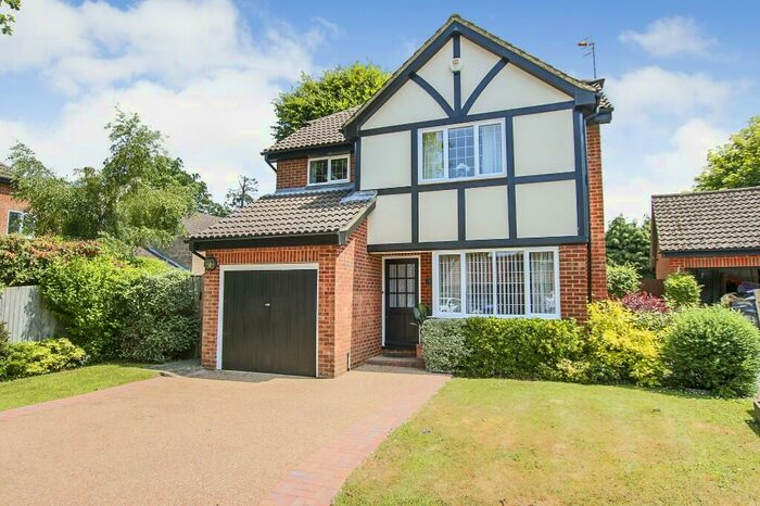 4 Bedroom Detached House For Sale In Lowdells Drive, East Grinstead, West Sussex, RH19