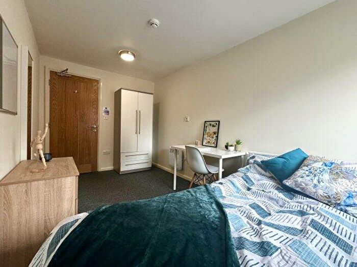 5 Bedroom Flat To Rent In Forster Street, NG7