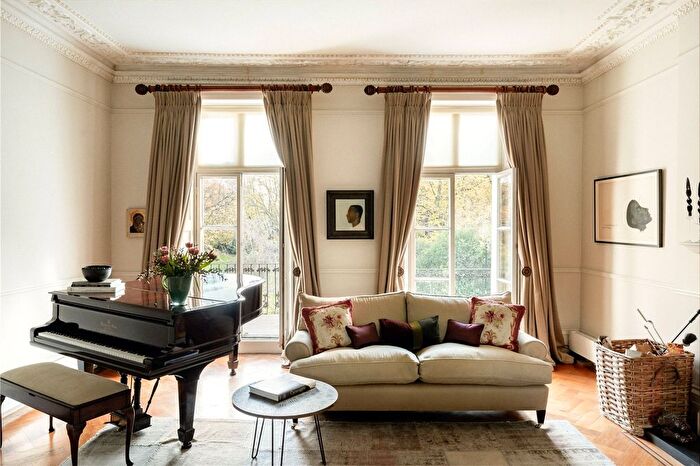 5 Bedroom Terraced House For Sale In Royal Crescent, Holland Park, London, W11