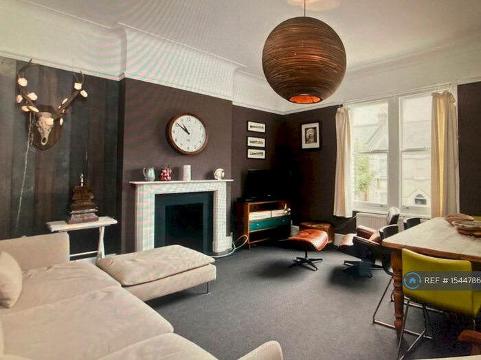 1 Bedroom Flat To Rent In Balham Park Road, London, SW12