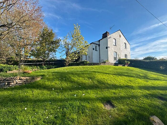 3 Bedroom Semi Detached House For Sale In Valley Lane, Upton St Leonards, Gloucester, GL4