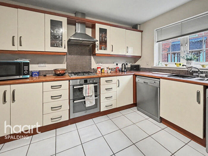 3 Bedroom End Of Terrace House For Sale In Tycho Close, Sutton Bridge, PE12