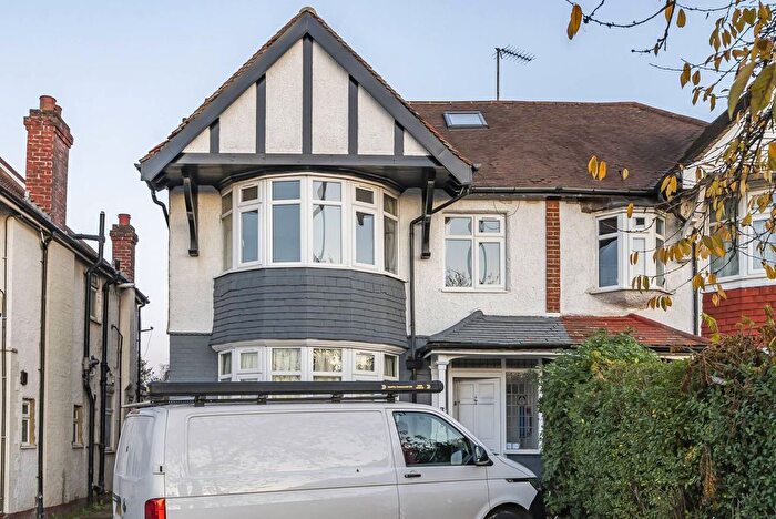 1 Bedroom Flat To Rent In Watford Way, Hendon, NW4