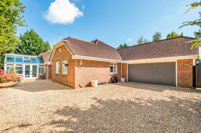 5 Bedroom Detached House For Sale In Pondtail Road, Horsham, RH12