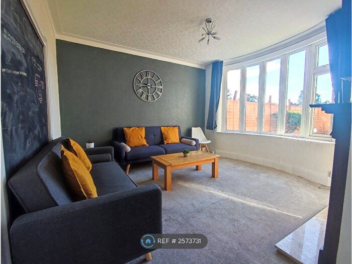 4 Bedroom Semi-Detached House To Rent In Whitebrook Road, Manchester, M14