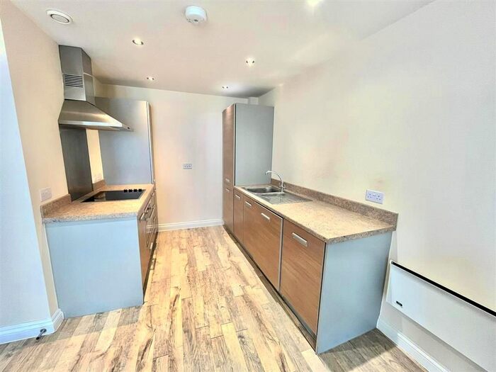 1 Bedroom Flat To Rent In Canal Street, Nottingham, NG1