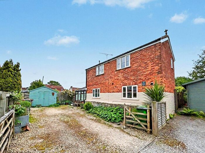 3 Bedroom Detached House For Sale In Bella View Gardens, Glastonbury, Somerset, BA6
