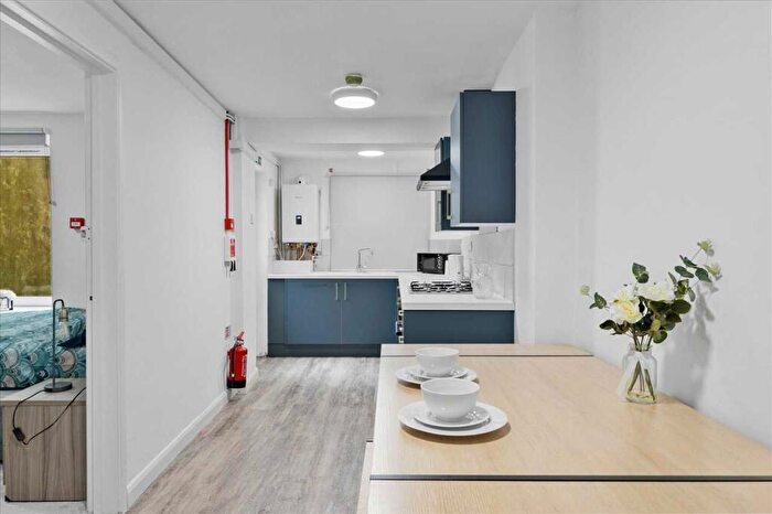 2 Bedroom Apartment To Rent In Moor View Terrace, Plymouth, PL4