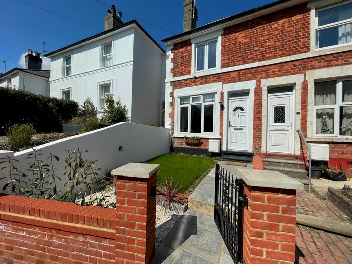 2 Bedroom End Of Terrace House To Rent In Speldhurst Road, Southborough, Tunbridge Wells, TN4