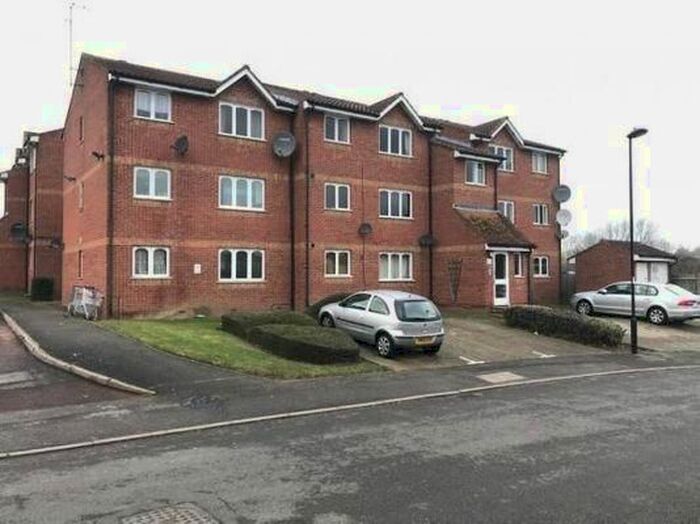 1 Bedroom Flat To Rent In Larmans Road, Enfield, EN3