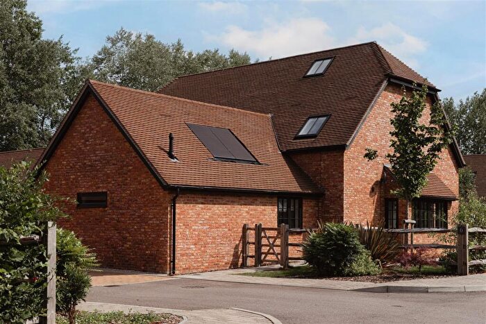 4 Bedroom Semi-Detached House To Rent In Smalls Hill Road, Norwood Hill, Horley, RH6