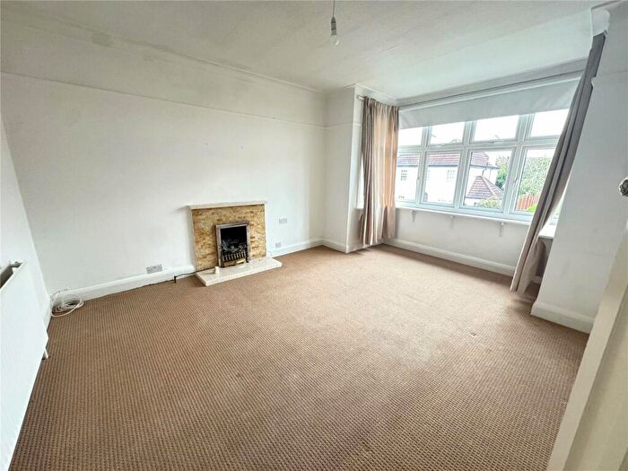 3 Bedroom Apartment To Rent In Bedford Avenue, Barnet, EN5