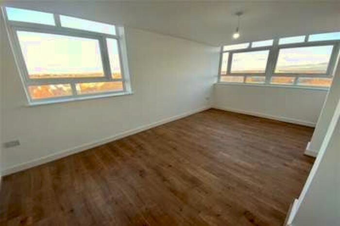 2 Bedroom Flat To Rent In Belem Tower, L17