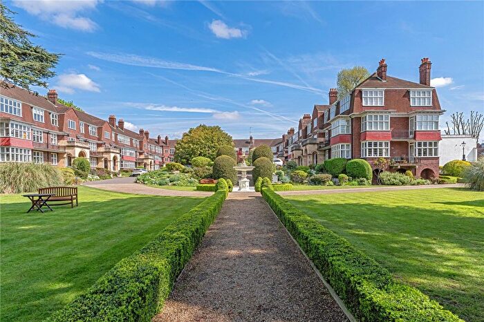 3 Bedroom Flat For Sale In Friars Lane, Richmond, Surrey, TW9