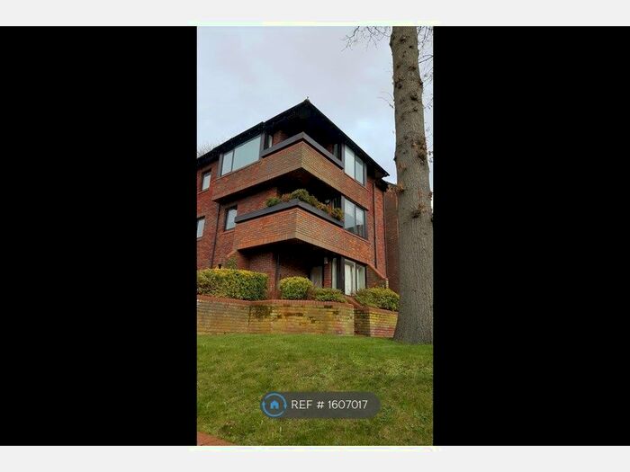 2 Bedroom Flat To Rent In Romeland Hill, St. Albans, AL3