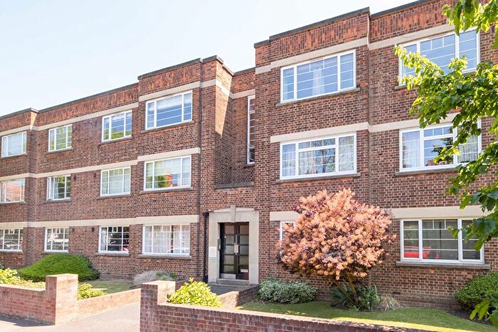 2 Bedroom Flat To Rent In Bedford Road, London, W4