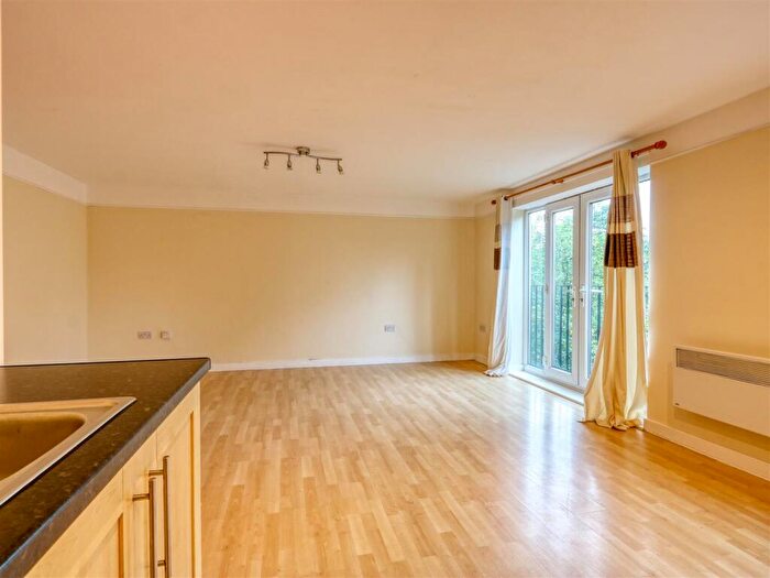 2 Bedroom Apartment To Rent In Brindley House, Tapton Lock, Chesterfield, Derbyshire, S41