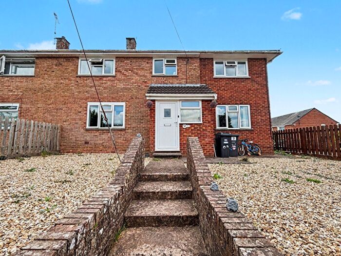 4 Bedroom Semi Detached House For Sale In Cowleymoor Road, Tiverton, EX16