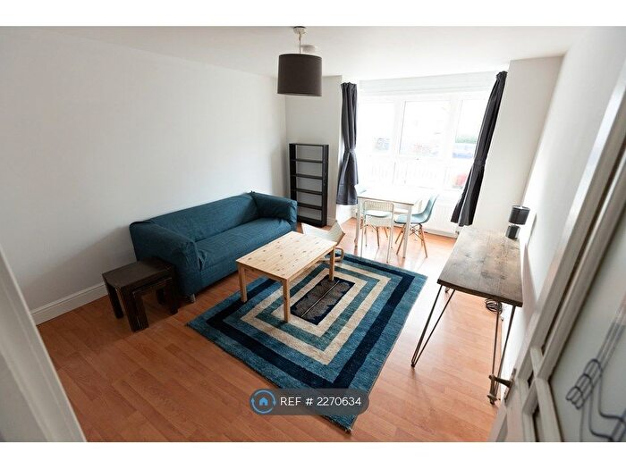 2 Bedroom Flat To Rent In St Clair's Road, Edinburgh, EH6