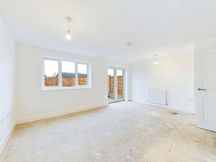 3 Bedroom Semi-Detached House For Sale In Beeley Close, North Wingfield, S42