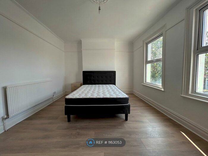 1 Bedroom Property To Rent In Barnwell Road, London, SW2