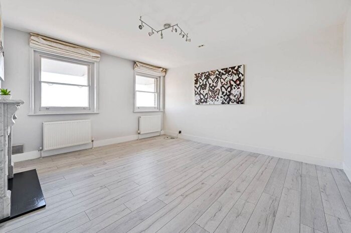 2 Bedroom Flat For Sale In Talbot Place, Blackheath, London, SE3