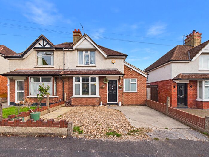 3 Bedroom Semi Detached House For Sale In Wellsprings Road, Longlevens, Gloucester, GL2