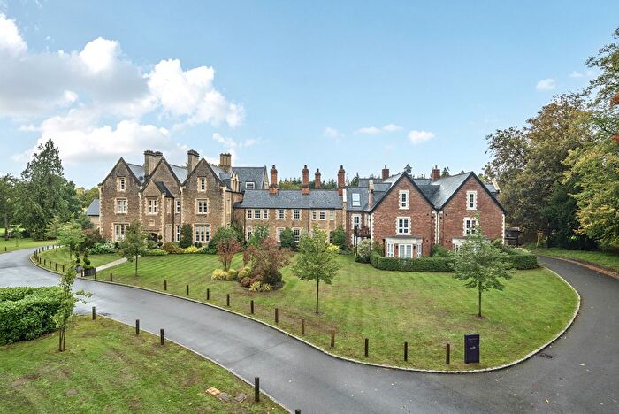 1 Bedroom Flat For Sale In Parklands, Besselsleigh, Abingdon, Oxfordshire, OX13