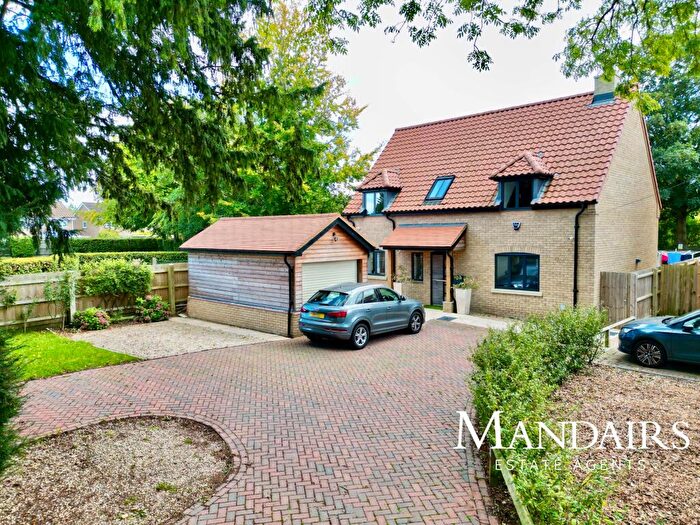 4 Bedroom Detached House For Sale In Rectory Lane, Glinton, Peterborough, PE6