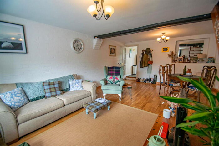 2 Bedroom Cottage To Rent In High Street, Silsoe, Bedford, MK45