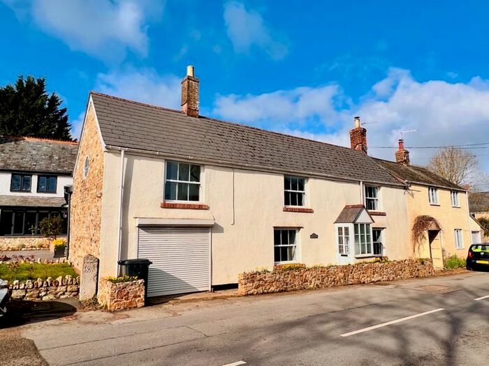 3 Bedroom Property For Sale In Blagdon Hill, Taunton, TA3
