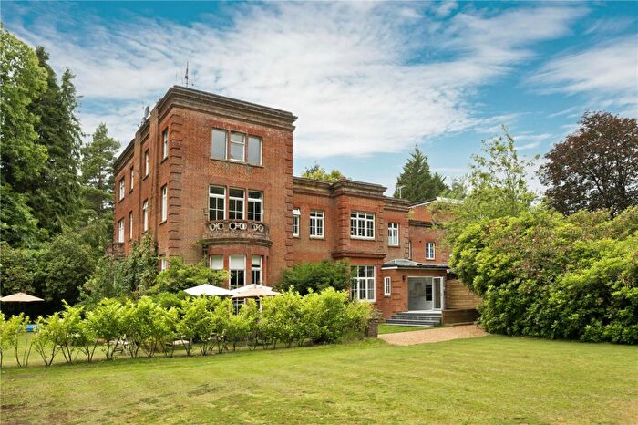 2 Bedroom Apartment To Rent In London Road, Windlesham, Surrey, GU20