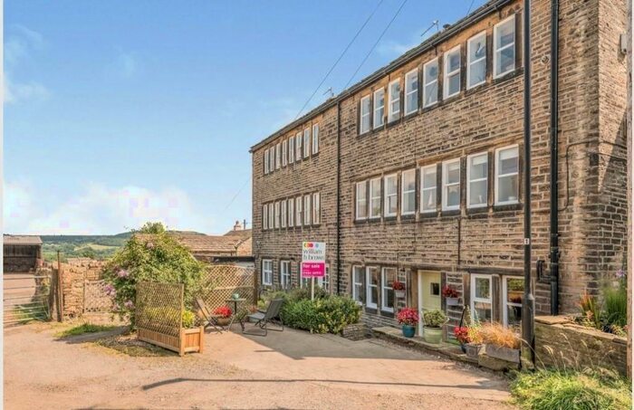 3 Bedroom Cottage To Rent In Deanhouse, Holmfirth, HD9