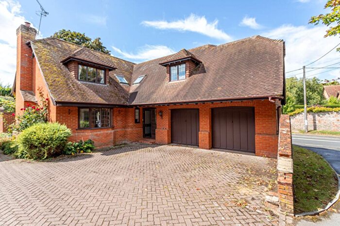 5 Bedroom Detached House For Sale In Alton Road, South Warnborough, RG29