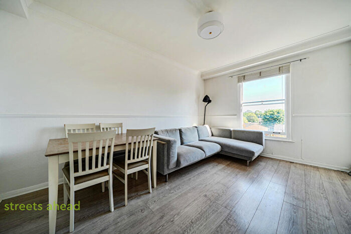 2 Bedroom Apartment To Rent In Anerley Road, London, SE20