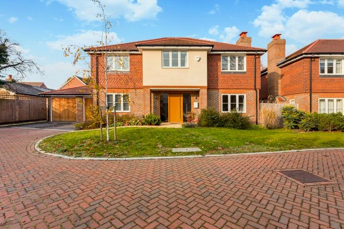 4 Bedroom Detached House To Rent In Belmont Place, Burpham, Guildford, GU4